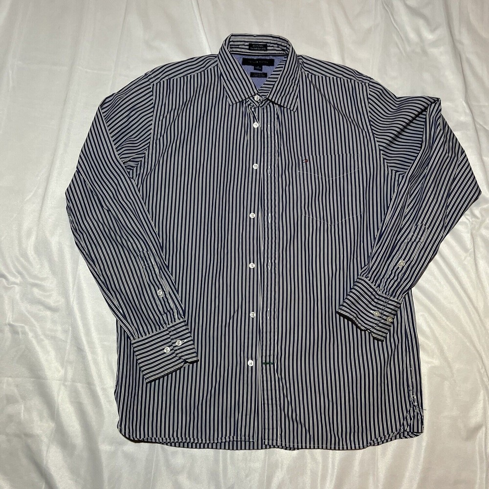 Tommy Hilfiger button-down plaid shirt custom fit coupe ajustee size M.      CT1